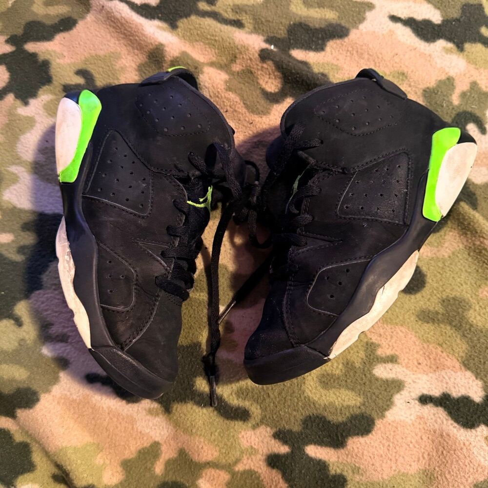 Jordan 6 electric green preschool shoes size 13.5c